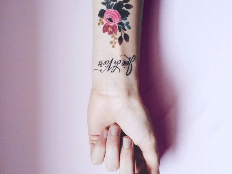 Momentary Ink: Temporäre Tattoos