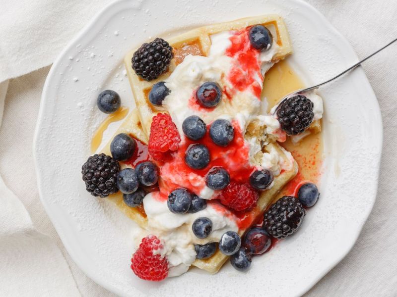 Veredelt eure Low Carb Waffeln mit gesunden Toppings