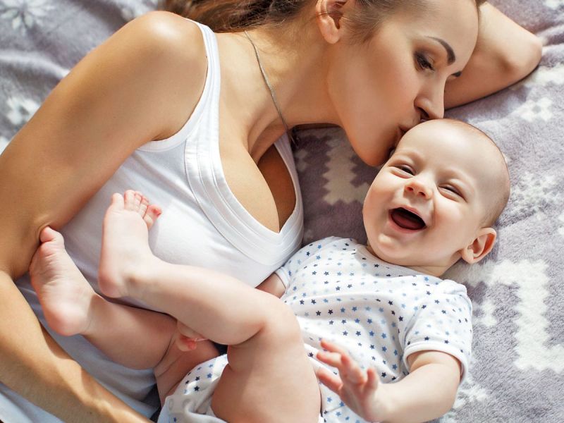 Von Mama zu Mama: Diese Stillkleidung ist WIRKLICH praktisch