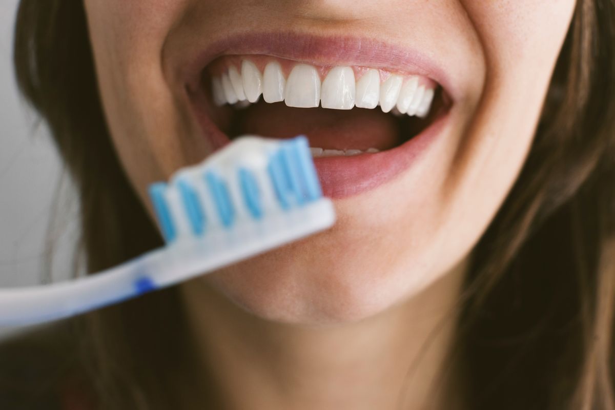 Zahnpasta Test 2020: Jede zweite Creme fällt bei Ökotest durch