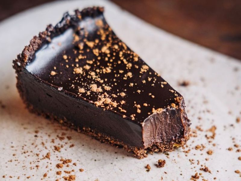 Vegane Schokoladen-Mousse-Torte: Rezept ohne Backen!