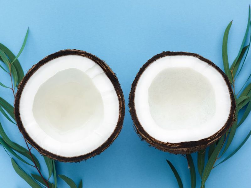 Kokosöl für die Haare: Was taugt das Beauty-Wundermittel?