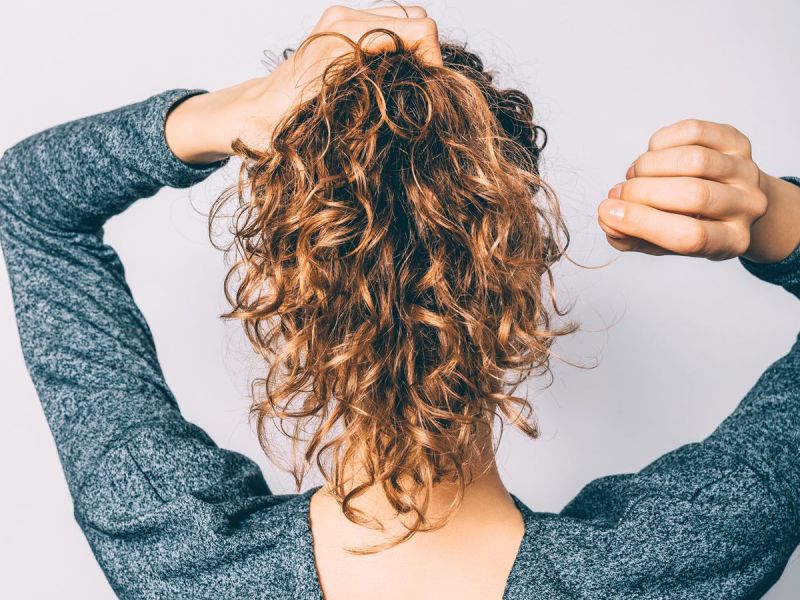 Haare brechen ab: Ursachen und was hilft