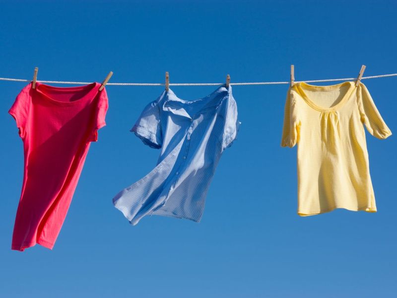 Faltenfreie Kleidung: Wäsche trocknen ohne Knickfalten