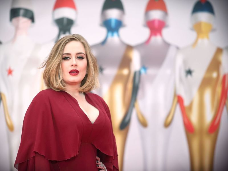 Adele: Sängerin erntet Shitstorm für ihr Bikini-Bild
