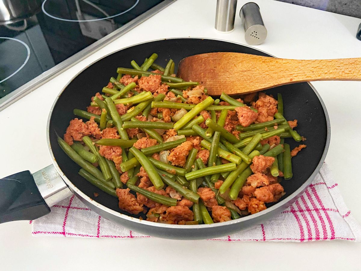 Vegetarische Bohnen-Hack-Pfanne: Blitz-Rezept in unter 15 Minuten