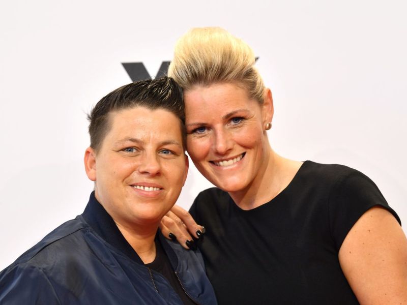 Kerstin Ott mit ihrer Ehefrau Karolina