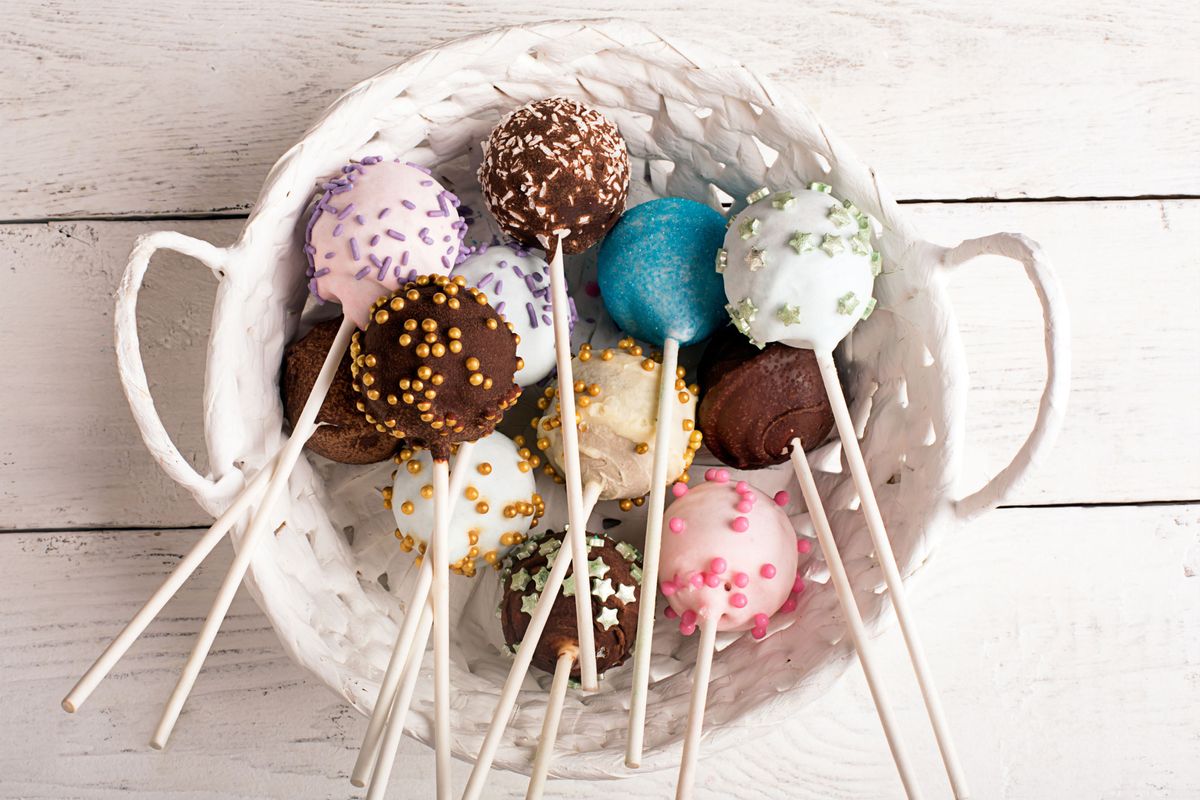 DIE wollen wir sofort wegsnacken: Saftige Kürbis Cake Pops zum Nachbacken