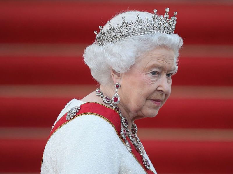 Wegen Prinz Harry & Meghan: Queen schaltet Anwälte ein