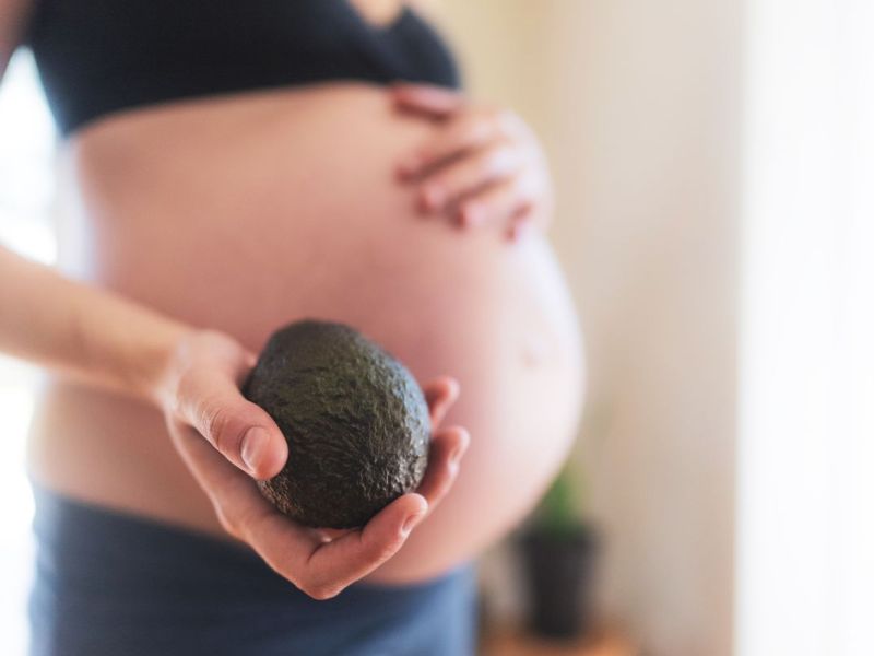 Avocado in Schwangerschaft und Stillzeit: Superfood oder super ungesund?