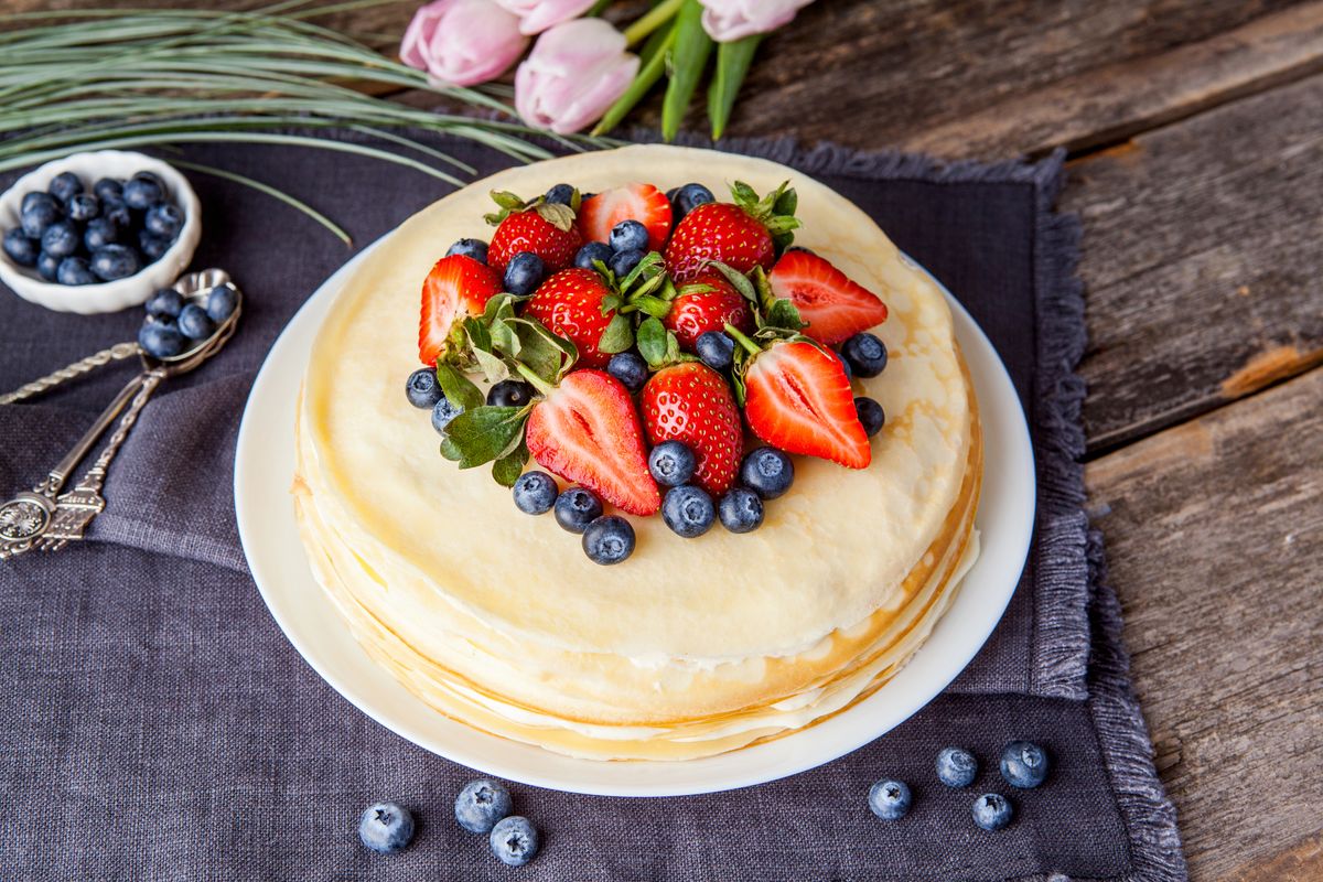 Pfannkuchentorte: Einfaches Rezept mit frischen Beeren