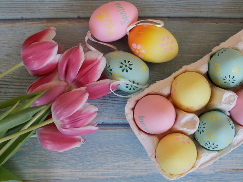 Eier richtig ausblasen: So gelingt eure Osterdeko