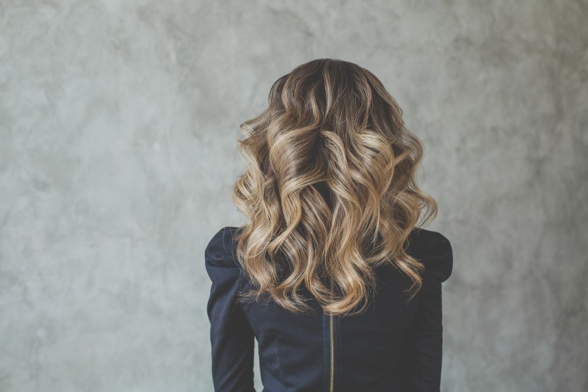 Wer Lust auf Strähnchen hat, sollte unbedingt den Farbtrend Hair Frosting ausprobieren.