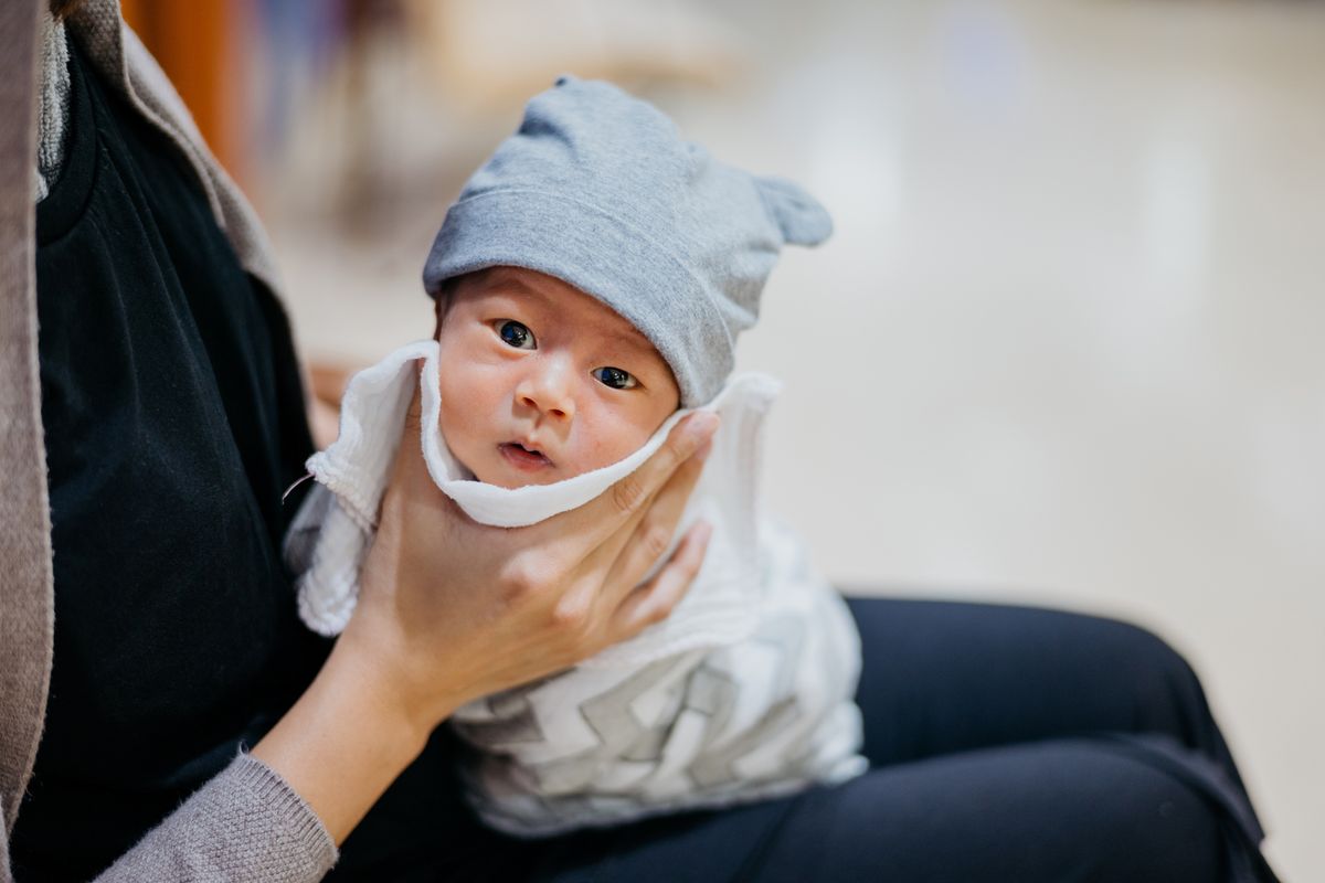 Warum hat mein Baby so häufig Schluckauf?