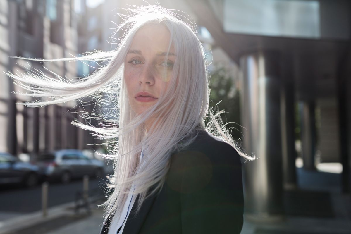 Lust auf graue Haare? Für Blondinen kein Problem.