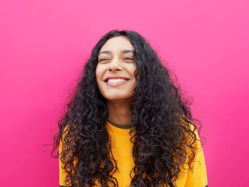 Kann Reiswasser das Haarwachstum fördern? Wir zeigen dir, was das Hausmittel kann.