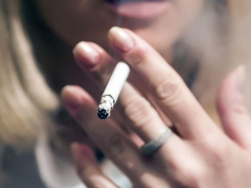 Zigarettenkonsum: Frauen sterben häufiger an den Folgen!
