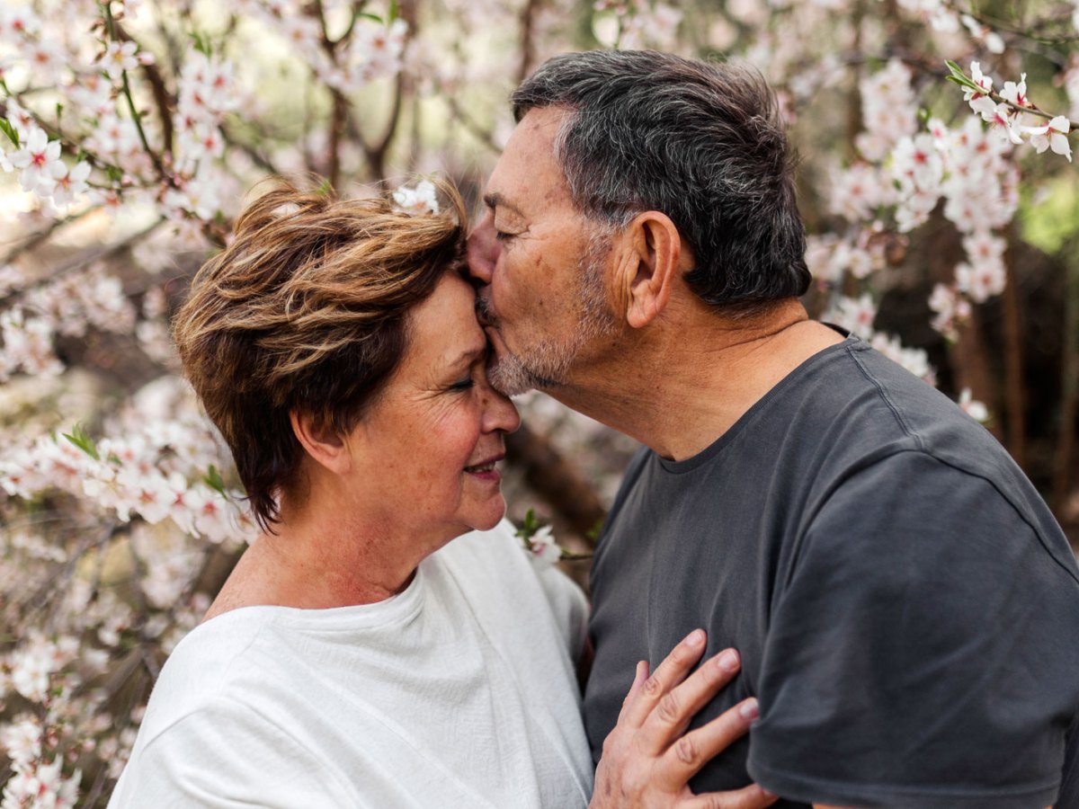 Verliebt bis ans Lebensende: Mit 3 Sternzeichen hält die Liebe ewig