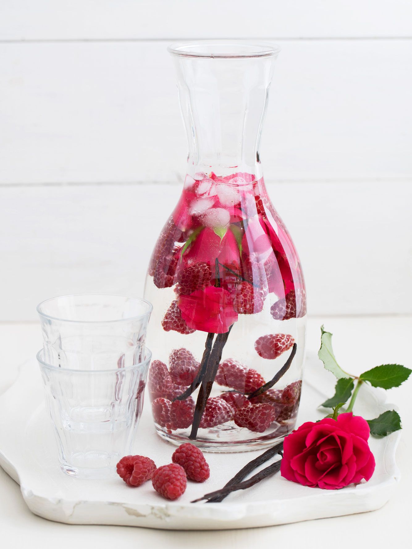 Himbeer-Rose-Vanille Infused Water