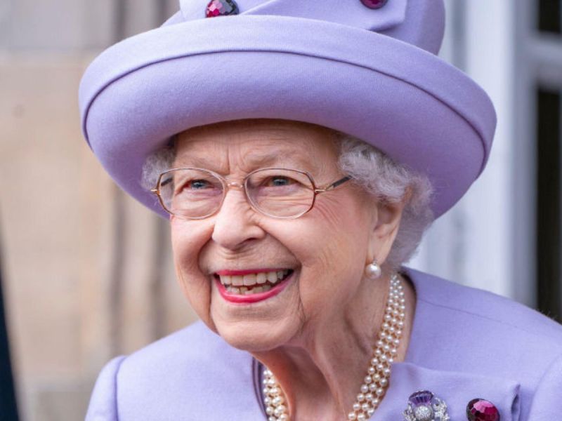Queen Elizabeth II. tritt kürzer