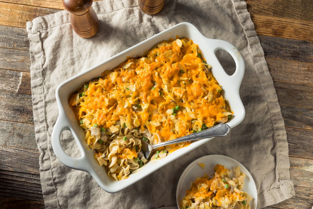 Thunfisch-Nudelauflauf: Einfaches Rezept mit Erbsen &amp; Lauch - gofeminin