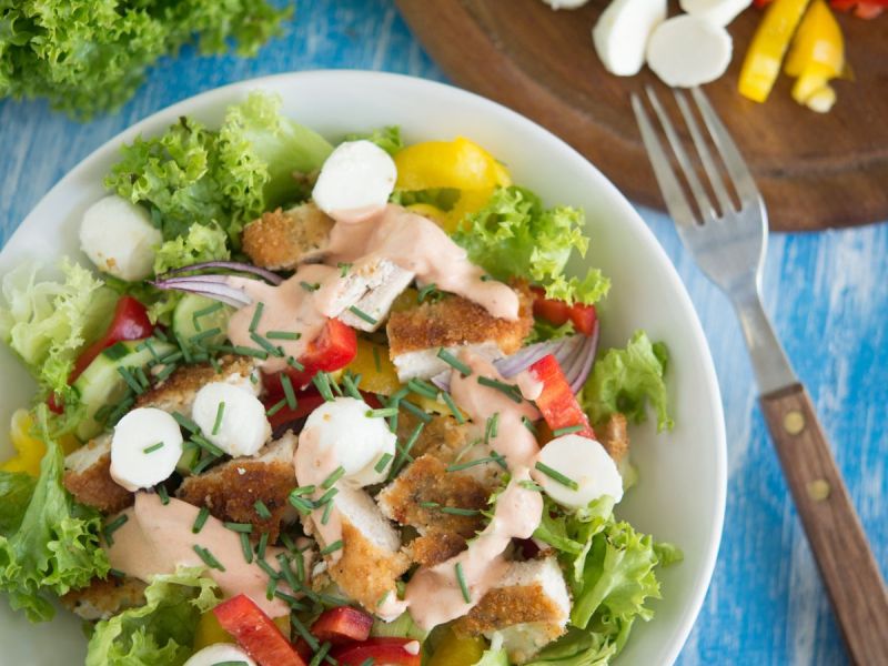 Thousand Island Dressing: So gelingt die cremige Salatsoße