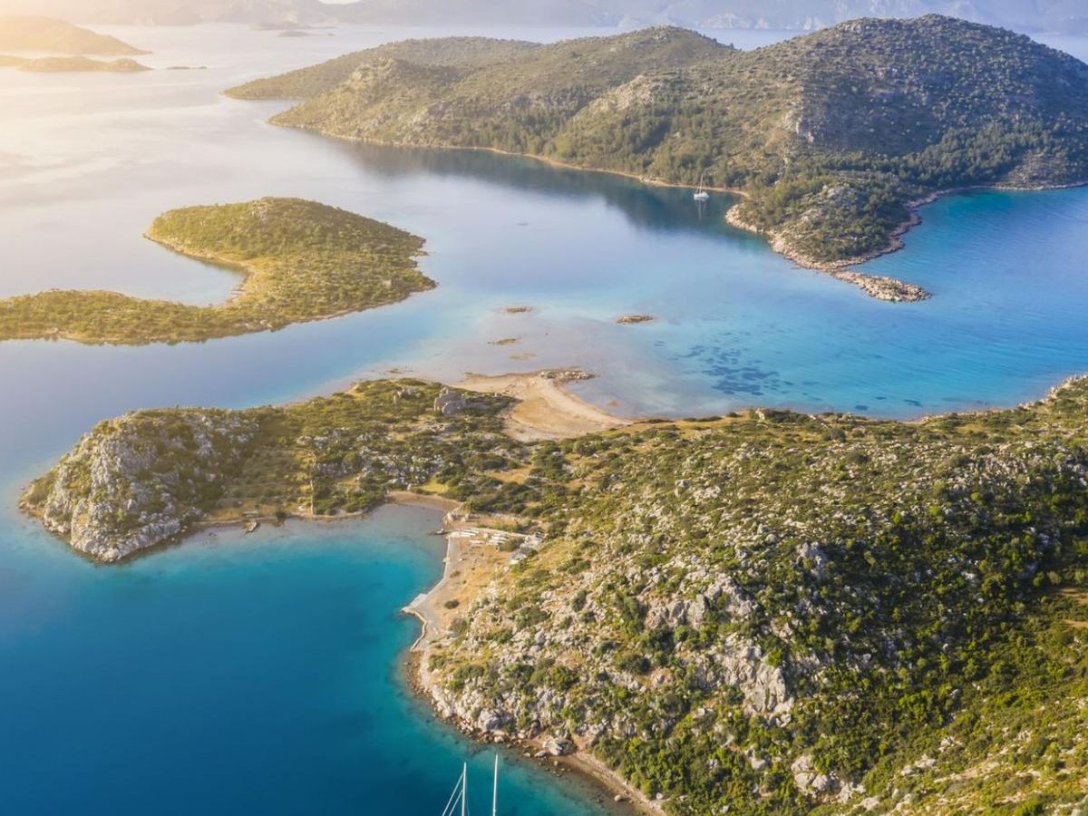 Reise-Tipp 2022: Die 7 schönsten Mittelmeerinseln!