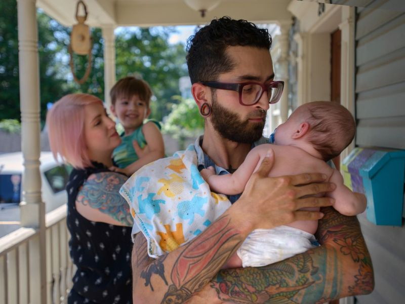 Mama-Trick: So gelingt das Bäuerchen immer!