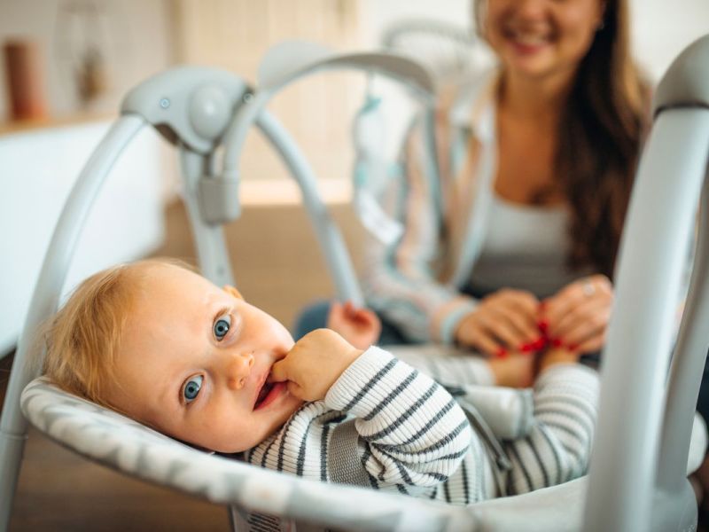 Babywippe: Ab wann darf mein Baby wie lange schaukeln?