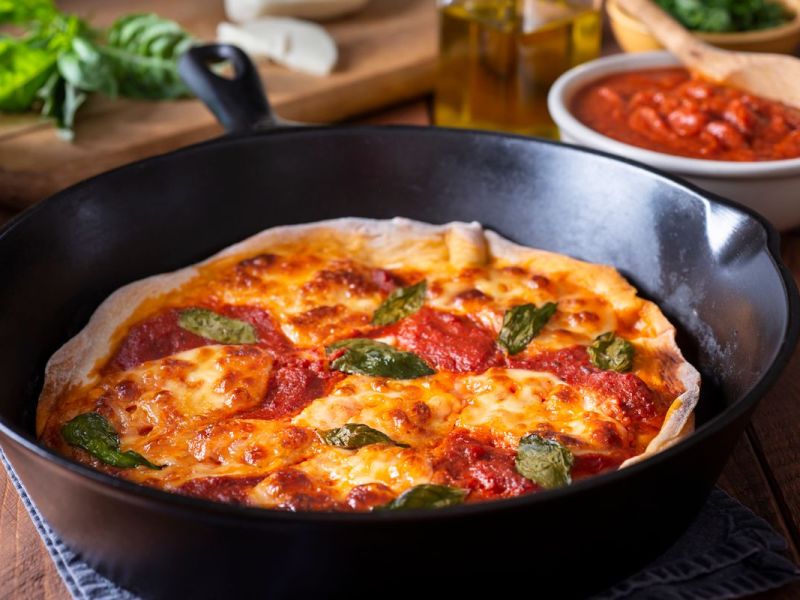 Raffinierte Pfannenpizza: Pizza backen ohne Ofen