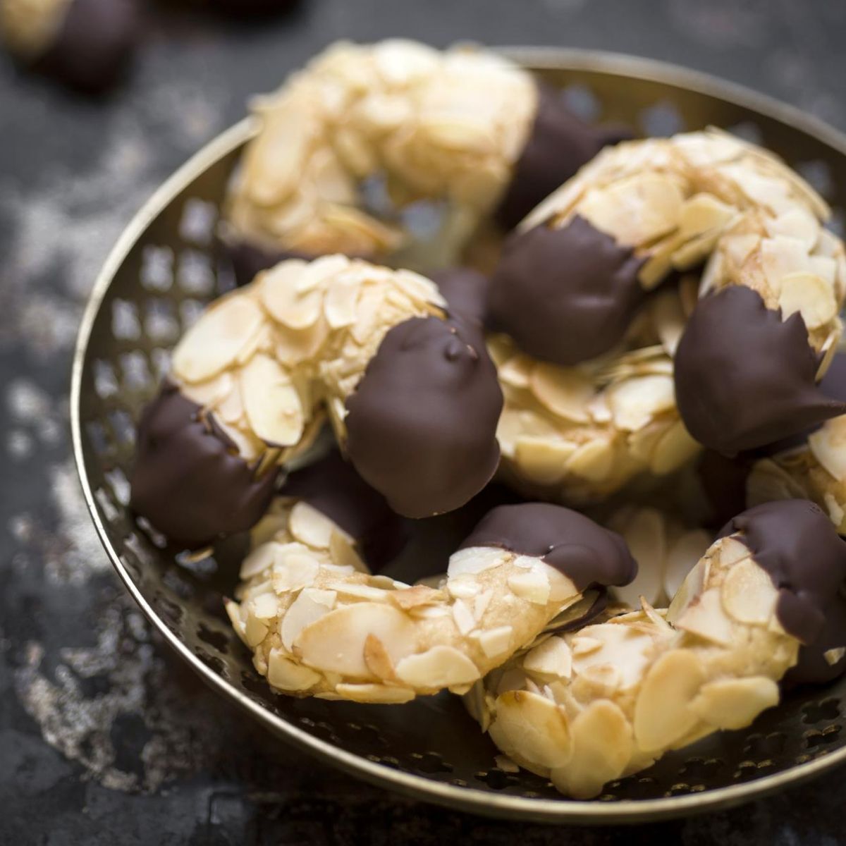 Mandelhörnchen mit Schoko-Enden: Geniales Rezept - gofeminin