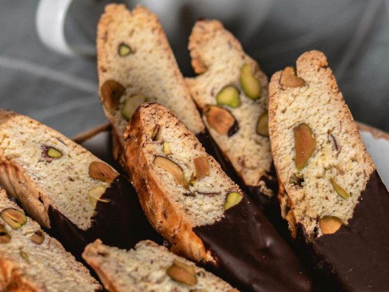 Cantuccini mit Mandeln und Pistazien