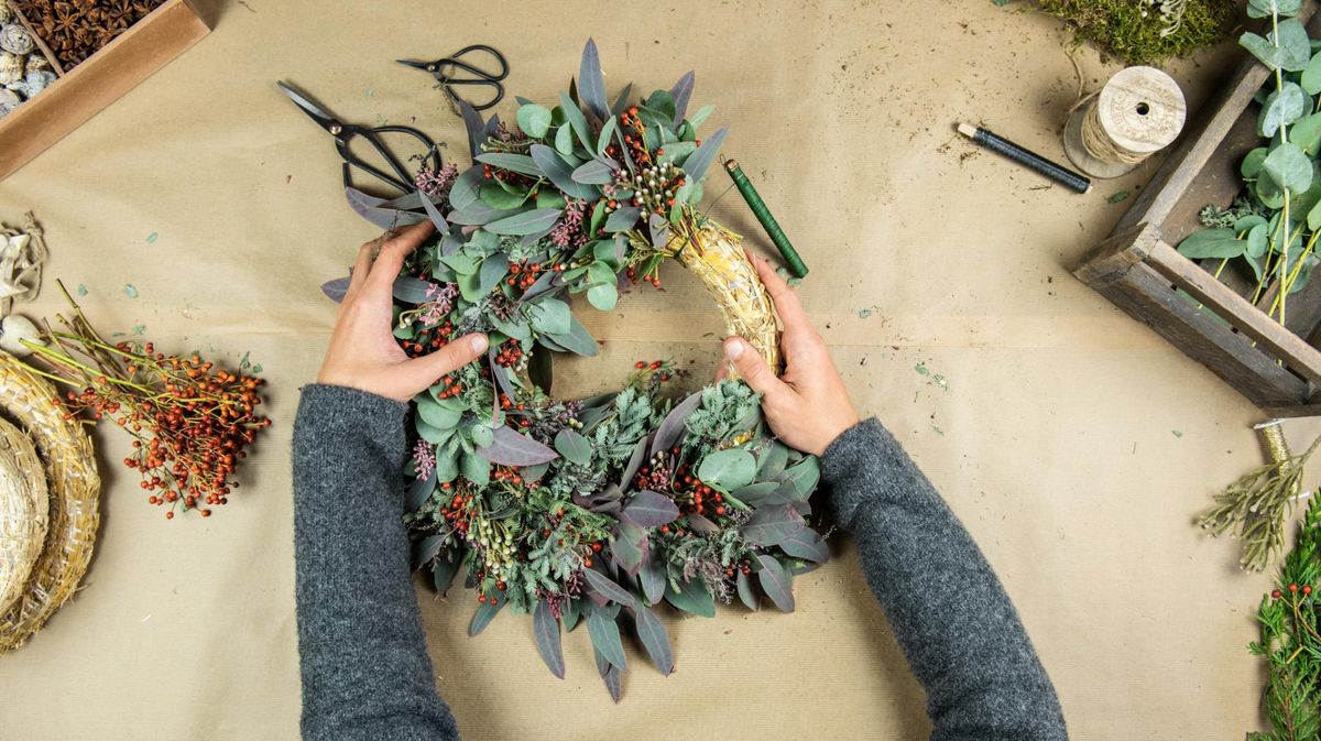Adventskranz basteln: 10 moderne Upcycling-Ideen