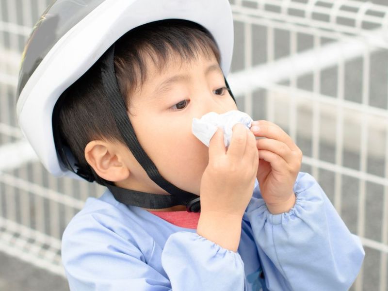 Wann ist Nasenbluten bei Kindern ungefährlich und wann sollte man zum Arzt oder der Ärztin?