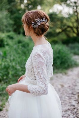 Brautkleid-Topper aus Spitze gehören zu den Brautmode-Trends 2017