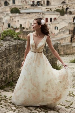 Besonders trendy: Brautkleider mit Blumen-Muster