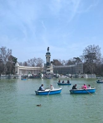 Entschleunigen im Retiro Park im Herzen Madrids.