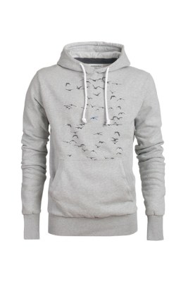 graues Langarm-Shirt mit Vogel-Print von Armedangels, 79,90 € graues Langarm-Shirt mit Vogel-Print von Armedangels, 79,90 €
