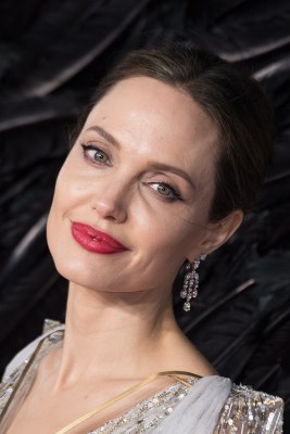 Angelina Jolie: 4 de junio de 1975