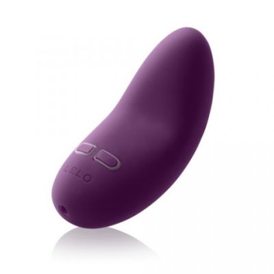 Für zwei und alleine: Auflege-Vibrator LILY™ 2, gesehen bei lelo.com, 139,- Euro