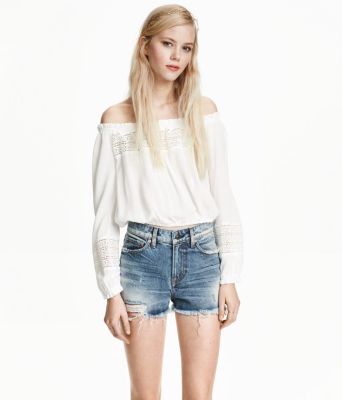 Carmenbluse im Boho-Stil von H&M, 19,99 €