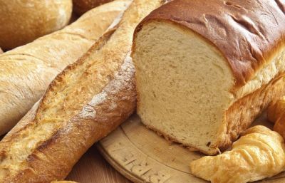 Wei&#xDF;brot und Br&#xF6;tchen