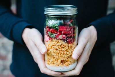 Linsen-Fusilli mit Mangold und Ziegenk&#xE4;se