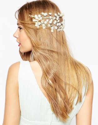 Hochzeitsschmuck: Blumen-Haarschmuck von Asos, 13,99 €