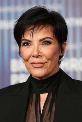 Kris Jenner trägt Pixie Cut