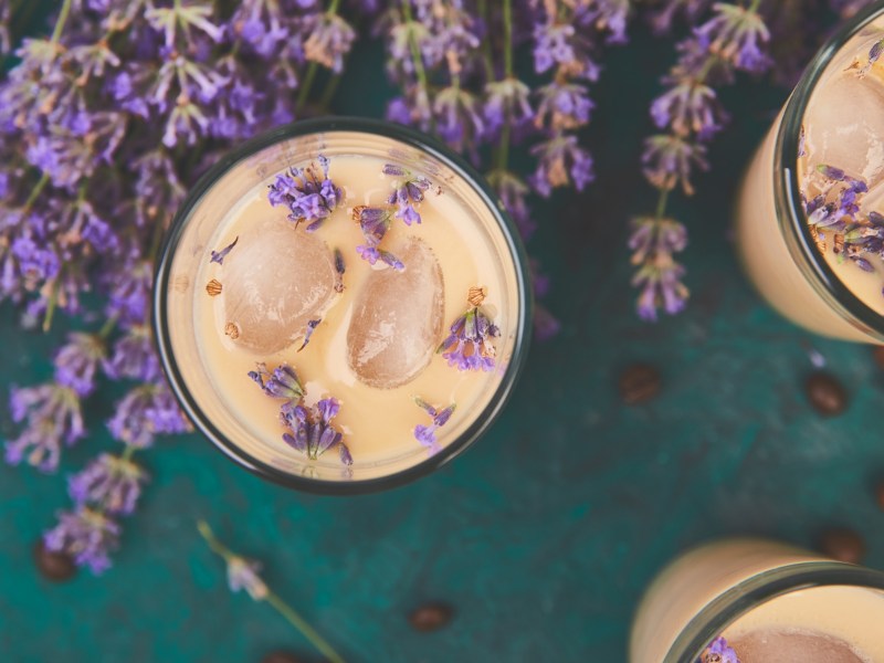 Kaffee mit Lavendel