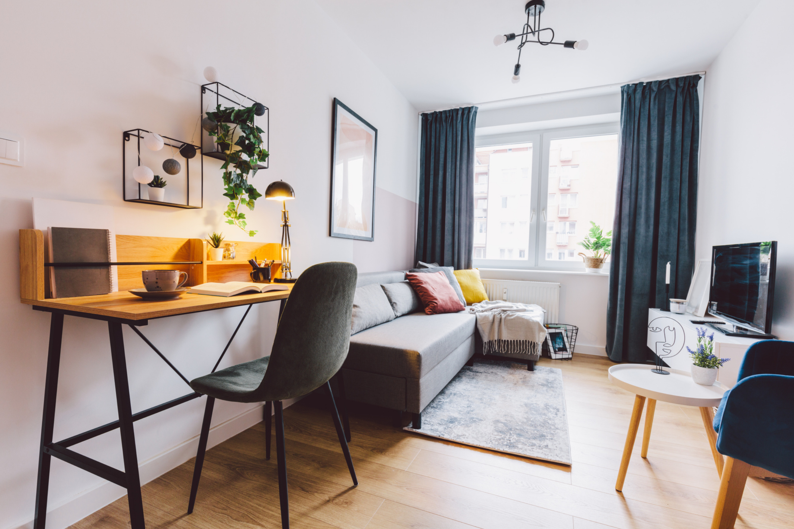 kleines wohnzimmer einrichten: mit diesen 6 tipps wirkt es viel größer