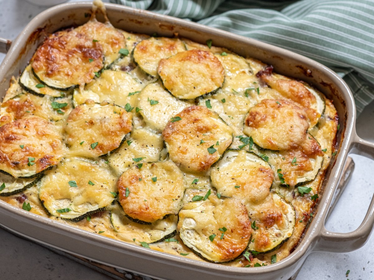 Veganes Kartoffelgratin mit Zucchini und Aubergine: Wohlfühlgericht aus dem Ofen