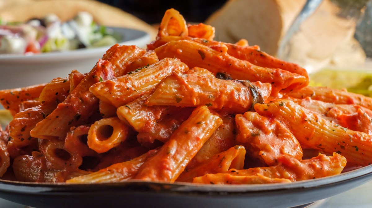 Penne mit roter Sauce.