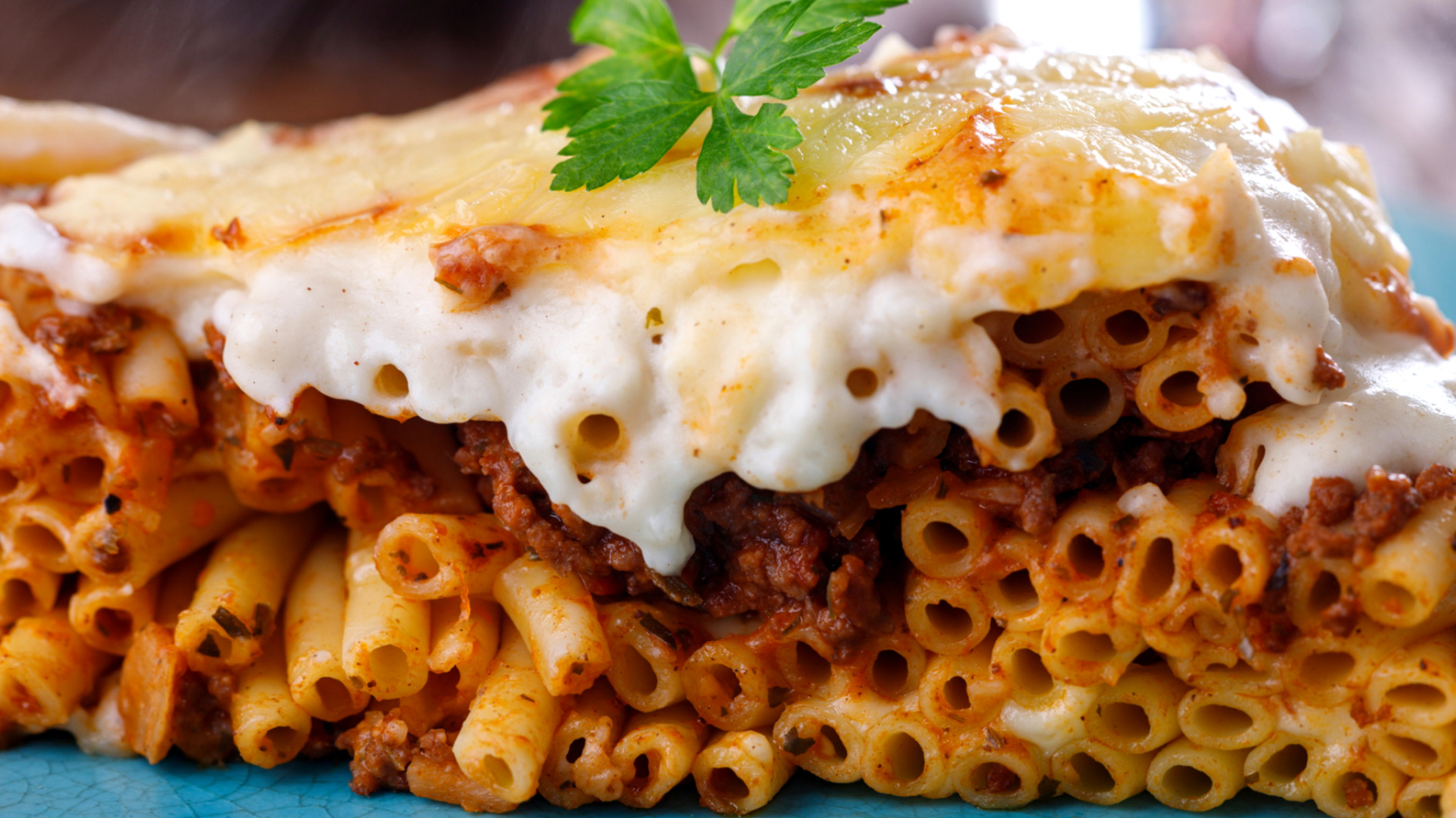 Pastizio-Rezept: Der griechische Nudelauflauf mit Hackfleisch schlägt ...